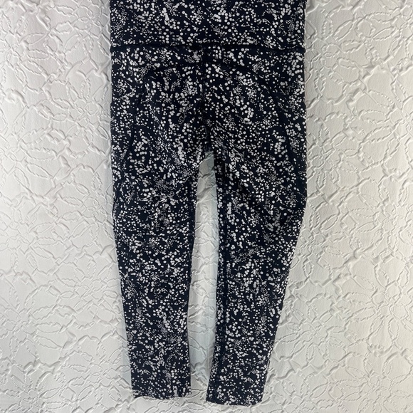 Lululemon Fast & free Crop ll Nulux Chirasu crop - Picture 4 of 7